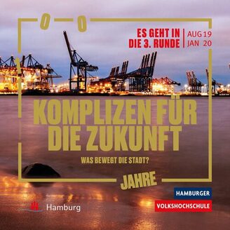 Werbung für die Reihe "Komplizen für die Zukunft": Ein Bild vom Hamburger Hafen, darauf der Schriftzug "Komplizen für die Zukunft"