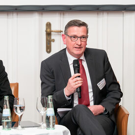 Tim Klüssendorf, MdB, SPD (l.) und Martin Rabanus, Vorsitzender des DVV (r.)